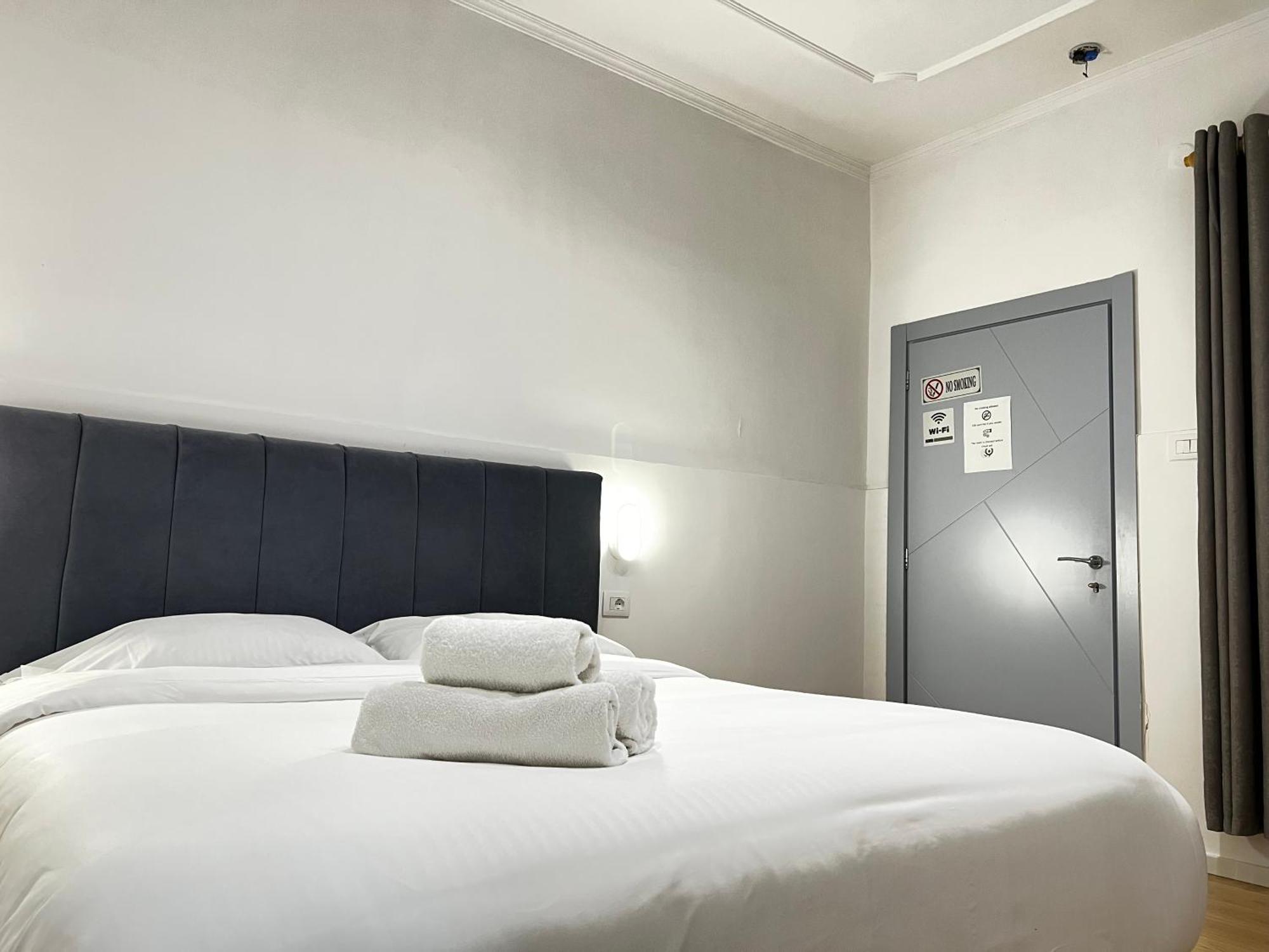 Tirana Square Hotel エクステリア 写真