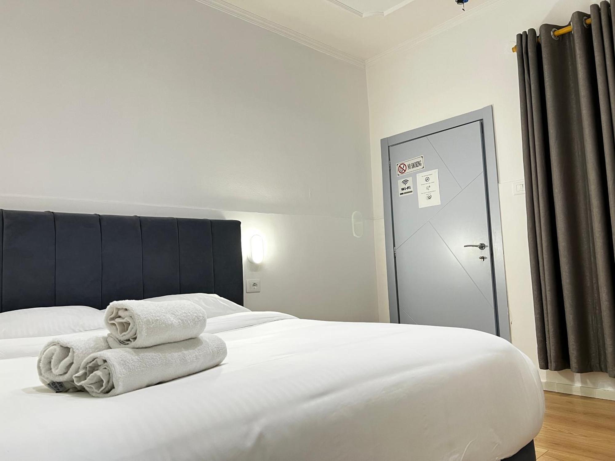 Tirana Square Hotel エクステリア 写真