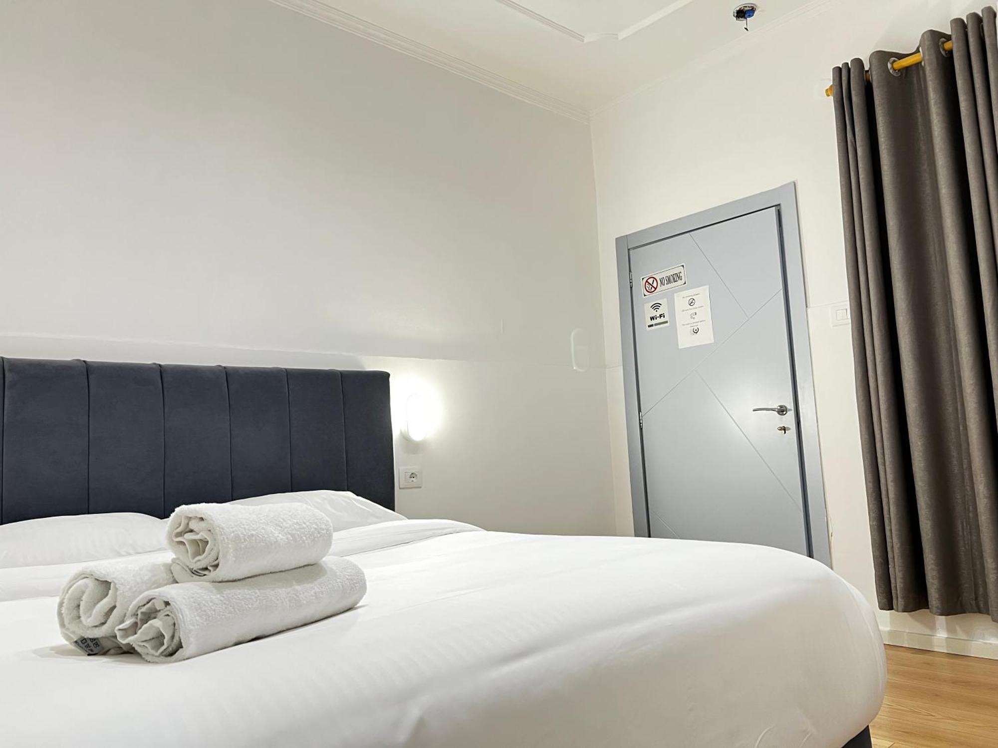 Tirana Square Hotel エクステリア 写真